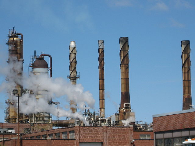 640px-shell_montreal_east_refinery
